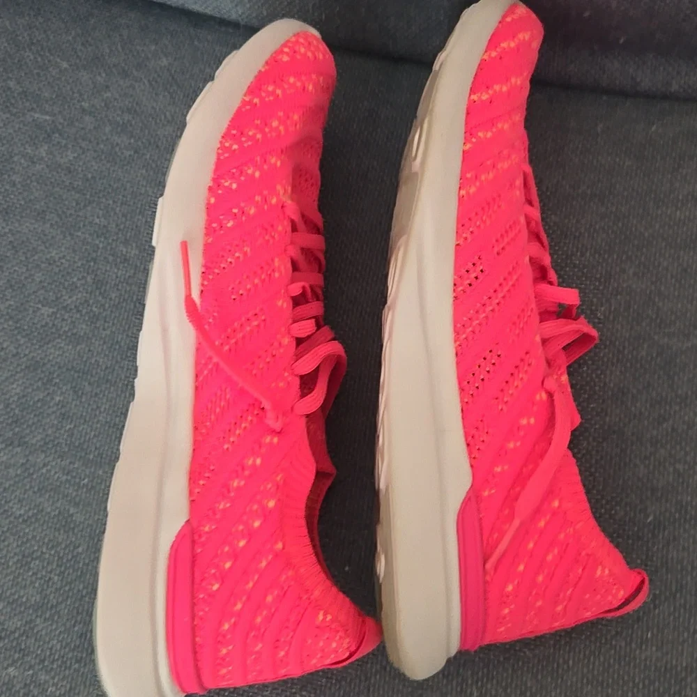 APL Athletic Propulsion Labs Techloom Wave Fusion Sneakers - Picture 4 of 6